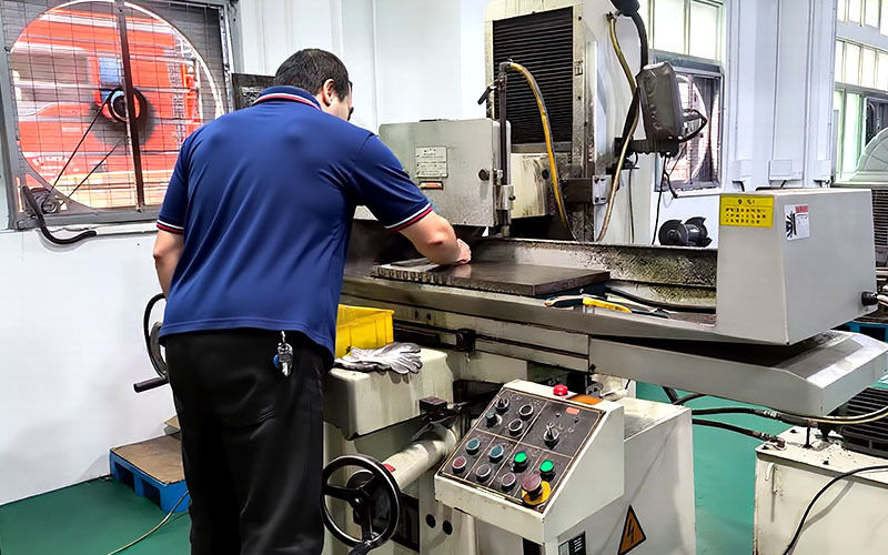 Dongguan Zhongwei Metal Products Co., Ltd 제조업체의 생산 라인